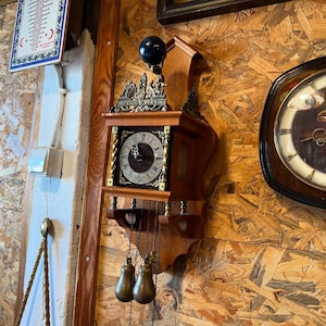 Collectible Dutch Daily Wind Wall Clock | Excellent Condition | Fully Functional | Vintage Home Decor