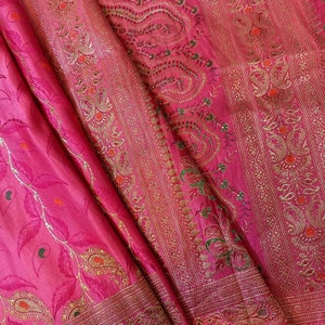 Vintage Silk Sari, 100% Pure Satin Banarasi Brocade Sari, 5 yards Golden Zari Ethnic Sewing Crafting Upcycle Quilting Dress Making.
