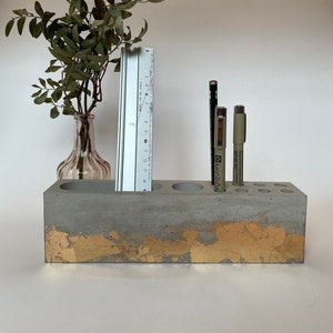 Schreibtischorganizer aus Beton mit Blattgold Bild 3