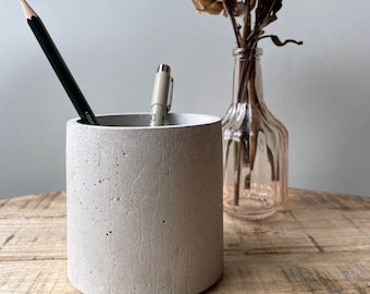 round concrete pin holder