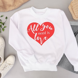 Tudo que você precisa é amar arquivos digitais | Dia dos Namorados SVG, Beatles SVG, Cricut Svg, Svg Digital Download, Love XOXO