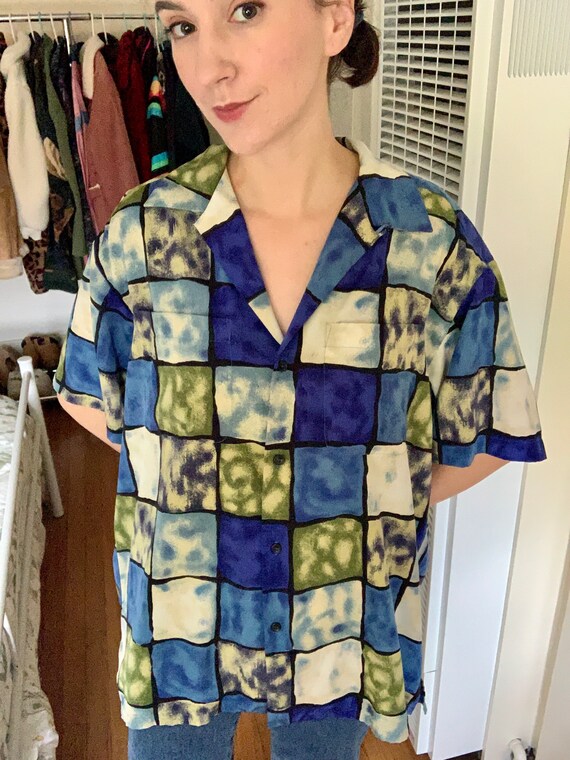 Square Geometric 90s/80s Button Up