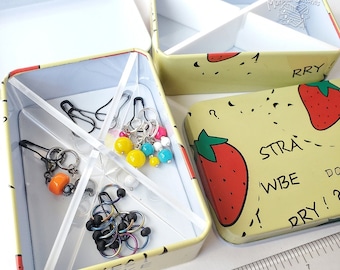 BOX | Patterned Tin Strawberry Organizer | Classic Tin for Notions Stitch Markers for Knitting Crochet Sewing Bag Purse Storage