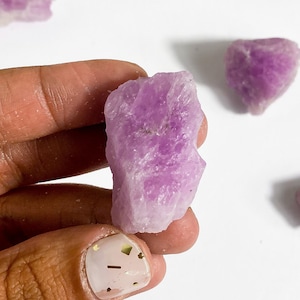 Raw Kunzite Crystal, Kunzite, Rough Kunzite, Heart Charka Kunzite Stone, Kunzite Raw