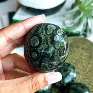 Kambaba Jasper Palm Stones,Courage + Endurance, Kambaba Jasper, Green Stromatolite, Crocodile Jasper, Crystal Palm Stone, Stromatolite
