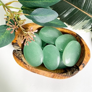 Green Avenutrine Worry Stone, Stone of Propersity & Abundance, Aventurine Worry Stone, Worry Stone