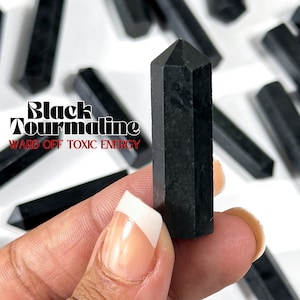 Mini torre de turmalina negra: protección, conexión a tierra y escudo energético