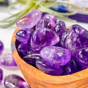 Edelstein Amethyst Trommelstein, Widsom + Schutz, hochwertiger Amethyst Trommelstein, Stirnchakra, Amethyst aus Bolivien, getrommelter Amethyst, Amethyst