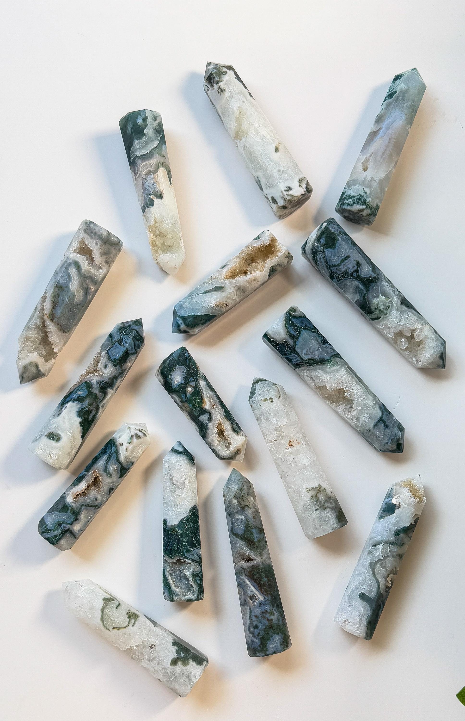 モスアゲートとクォーツのドゥルージーポイント：グラウンディング