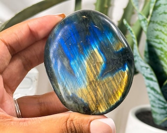 Flashy Rainbow Labradorite Palm Stone