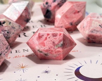 Punta di rodonite Bubblegum: cristallo curativo di rodonite peruviana