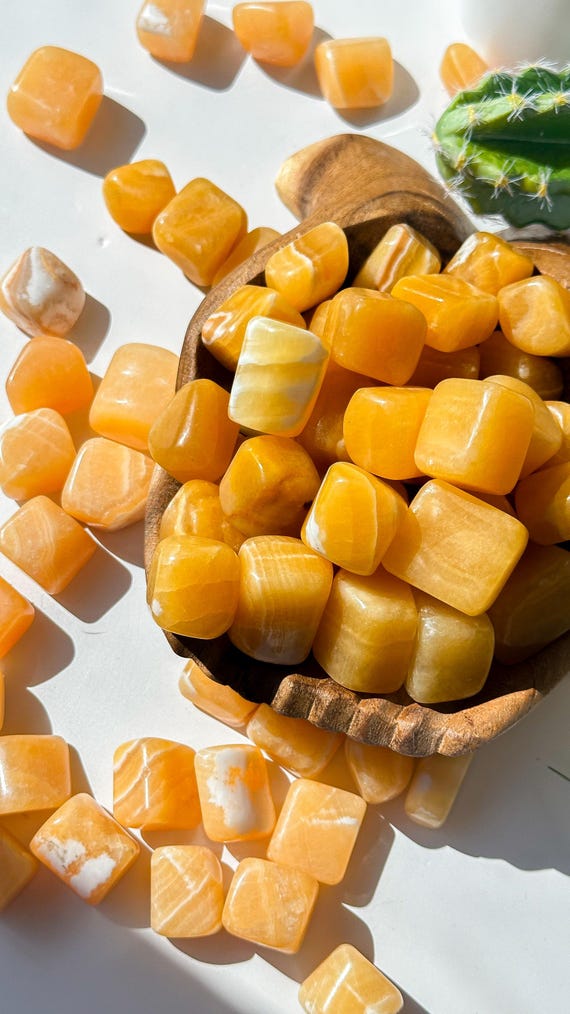 黄色牙方解石 黄色牙方解石 最高品質方解石(Calcite,カルサイト) Luo