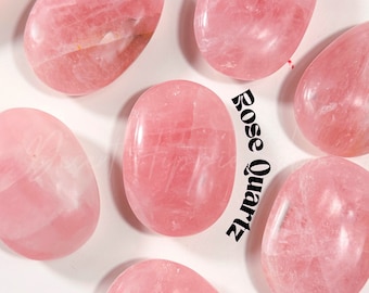 Pietra di quarzo rosa per la palma, amore e armonia, pietra del chakra del cuore