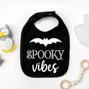 Babero de algodón para bebé, diseño espeluznante, color negro, para baba y comida, ideal para Halloween, ideal como regalo de otoño.