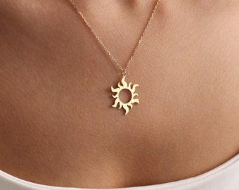 Sun Necklace, Gold Sun Neckalce, Celestial Sun Necklace, Dainty Necklace, Minimal Dainty Necklace, Minimal Gold Necklace, Gift for Mom
