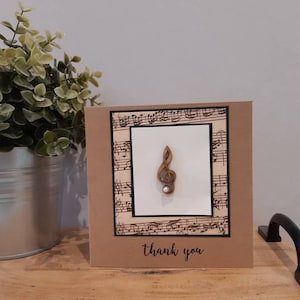 Tarjeta de agradecimiento musical. Clave de sol. Personalizada. Hecha a mano.