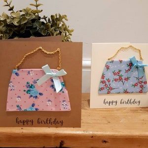 Carte d'anniversaire de sac à main. Carte d'accro du shopping. FAIT MAIN