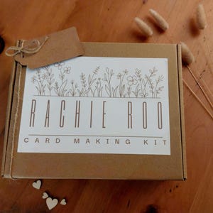 Scatola regalo per la creazione di biglietti. Fai da te, crea i tuoi biglietti. Idee regalo. Idee regalo creative