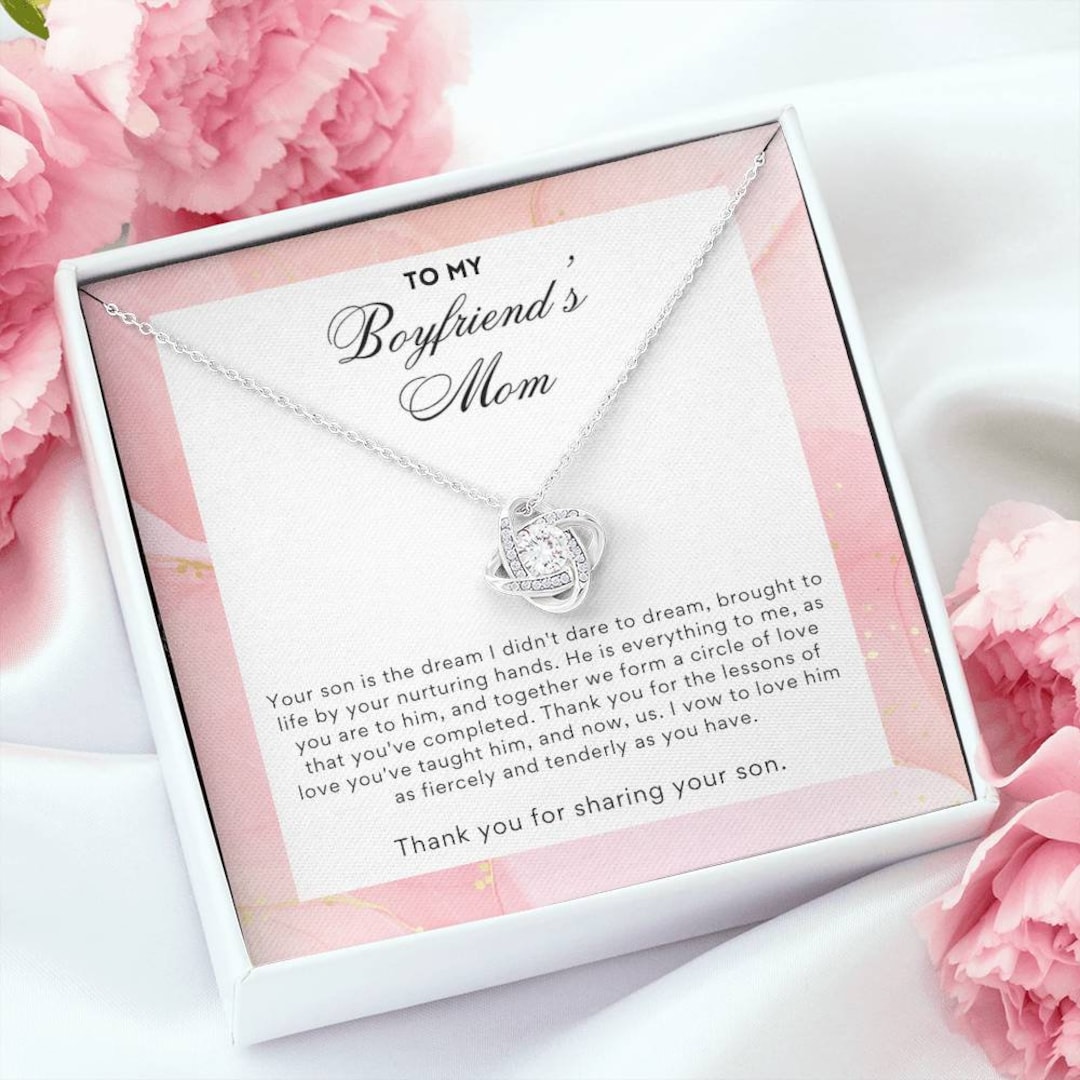Boyfriends Mom Gifts To Get Your Boyfriend For Christmas Necklace