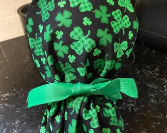 St. Patricks Day Scrub Cap-Shamrock Scrub Cap-St.Patrick's Day Scrub Hat-Chirurgie Cap-Damen Pferdeschwanz Scrub Cap Shamrock Scrub Hat-Klee