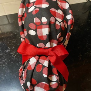 Paw Print Scrub Cap-Dog Scrub Hat-Dog Scrub Cap-Fitted Ponytail Scrub Cap-Nursing Cap-Women&#39;s Scrub Hat-Women&#39;s Scrub Cap-Dog Surgical Cap