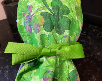 St. Patricks Day Scrub Cap- Kleeblatt Scrub Cap-St.Patrick's Day Scrub Cap-Chirurgie Cap-Damen Pferdeschwanz Scrub Cap-Kleeblatt Scrub Cap-Klee