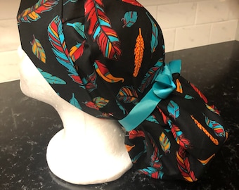 Feder Scrub Hut-Feder Scrub Cap-Damen ausgestattet Pferdeschwanz Scrub Hut-Pflege Kappe-Peeling-Hut mit Federn-Feder Surgery Cap-Federn