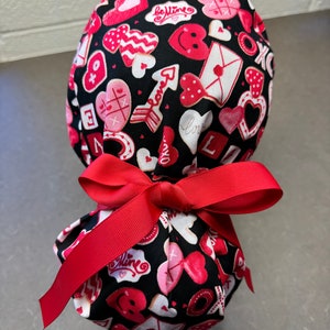Valentines Scrub Cap-Heart Scrub Cap- Valentine&#39;s Day Scrub Hat- Valentines Surgery Cap- Women&#39;s Ponytail Scrub Cap- XOXO Scrub Cap-