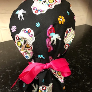 Sugar Skull Scrub Cap-Halloween Scrub Cap- Halloween OR Scrub Cap-Ponytail Scrub Cap- Scrub Hat-Women&#39;s Scrub Cap-OR Scrub Hat -Surgical Cap