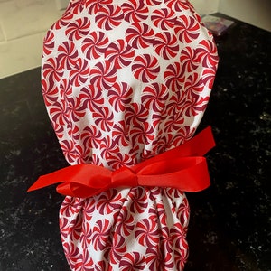 Peppermint Scrub Cap-Christmas Scrub Cap-Christmas Candy Scrub Cap-Scrub Hat-Peppermint Candy Surgical Hat-Christmas Surgical Cap-Peppermint