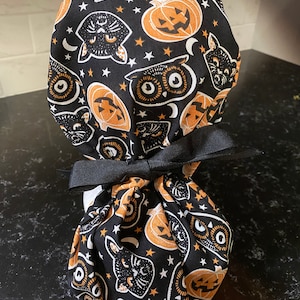 Jack O Lantern Ponytail Scrub - Cat Halloween Scrub Cap-Halloween Scrub Hat-Halloween OR Scrub Hat-Halloween Surgical Hat-Add Buttons