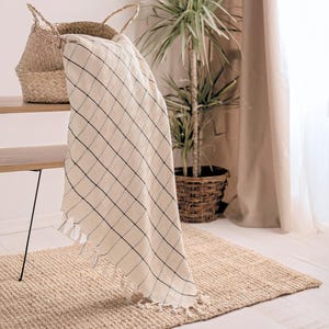 Creme und schwarze Baumwolle Fensterscheiben Decke, Fransen King Size Bettüberwurf, türkische Tagesdecke, Boho Bauernhausdekor