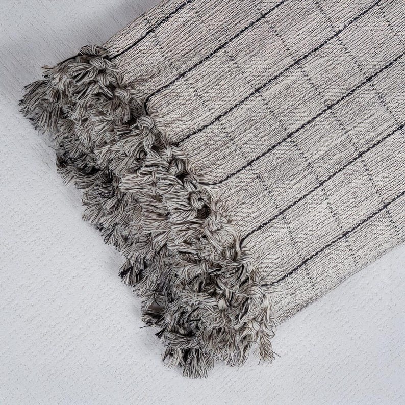 Manta de cuadros gris claro, manta estilo granja, colcha rústica de cuadros tamaño queen, manta de algodón turco gris a cuadros imagen 10