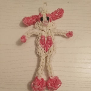 Rainbow loom custums est une petite boutique que je possède où tous vos animaux de compagnie de création de métier arc-en-ciel sont fabriqués.