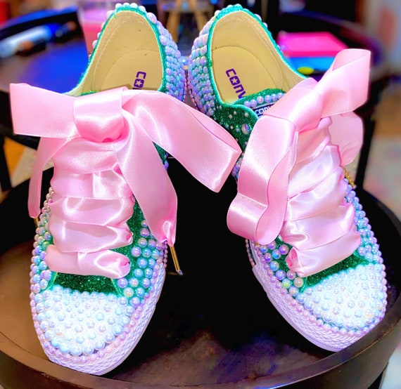 Aka converse shoes deals