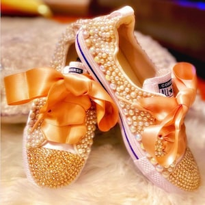 Kundenspezifische Champagner farbene Strass Swarovski Strasssteine Schuhe mit Band Schnürsenkel