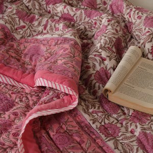 King Floral Hand Block Printed 100% Cotton Quilt | Reversible Floral Blanket | Summer Quilt | Jaipuri Bedspread | Pink & White Quilt Design