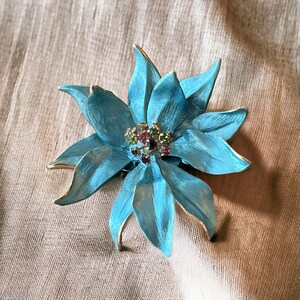 Vintage blue flower brooch, 1960s large floral pin, vintage jewelry for women, unique jewelry gift for her, 1960s jewelry image 3