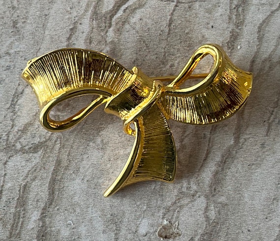 Vintage Laura Gayle brooch, 1990’s gold bow brooc… - image 2