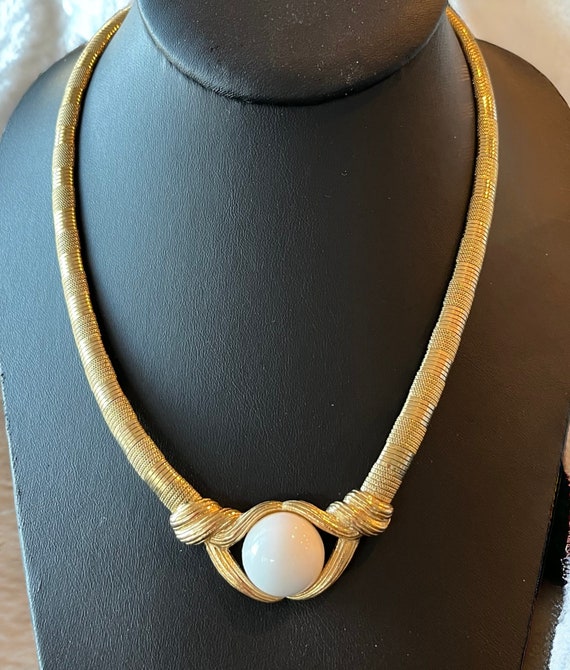 Vintage Trifari gold necklace, 1980 wide gold nec… - image 9
