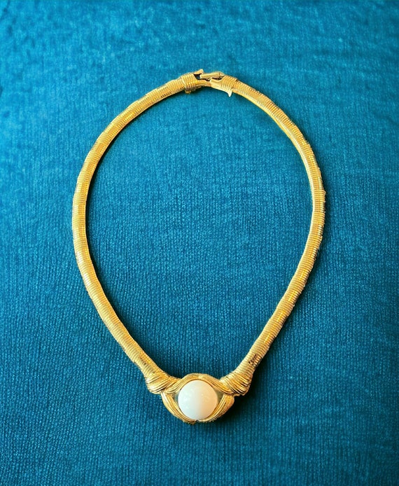 Vintage Trifari gold necklace, 1980 wide gold nec… - image 10