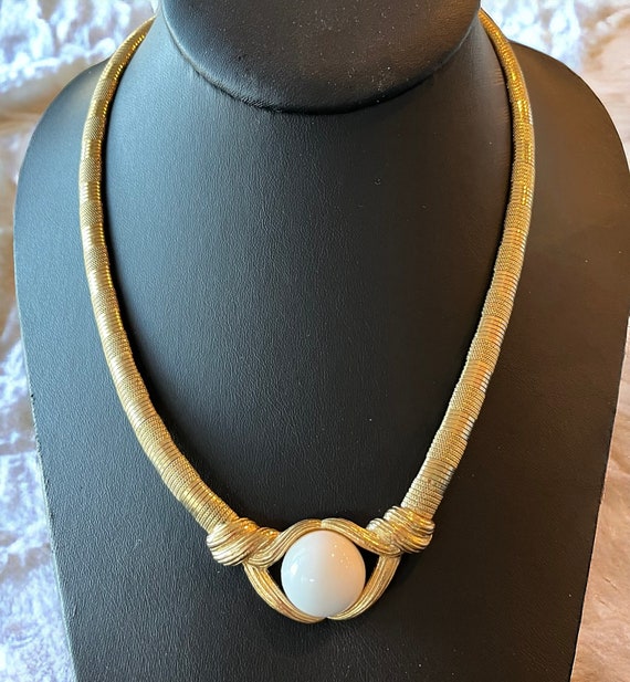 Vintage Trifari gold necklace, 1980 wide gold nec… - image 4