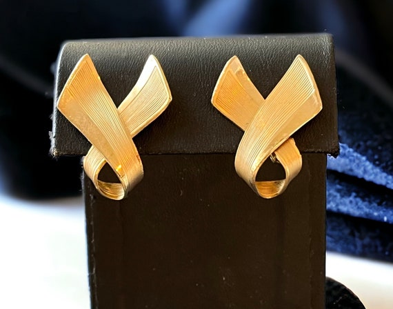 Vintage Coro gold earrings, 1950’s gold jewelry, … - image 1