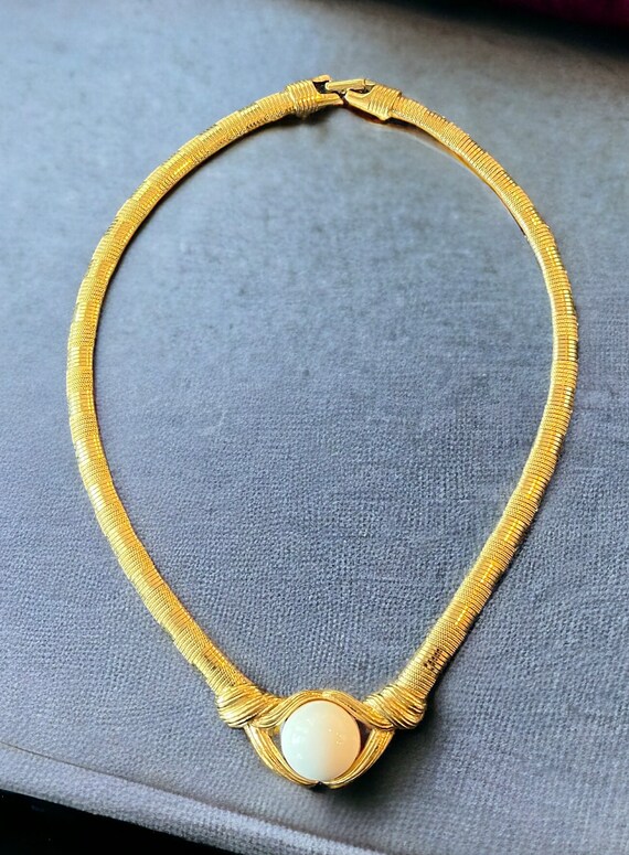 Vintage Trifari gold necklace, 1980 wide gold nec… - image 3