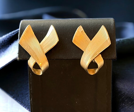 Vintage Coro gold earrings, 1950’s gold jewelry, … - image 2