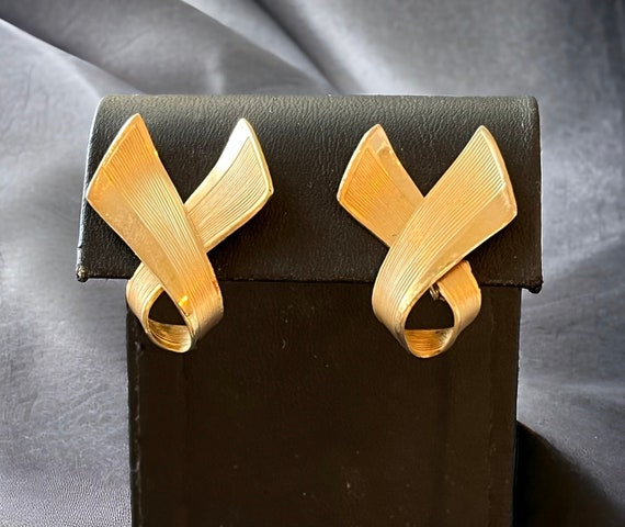 Vintage Coro gold earrings, 1950’s gold jewelry, … - image 7