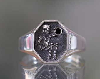 Skull Men's Ring, Skeleton İn The Grave, Onyx Men's Ring, 925 Silver Memento Mori, Skeleton 925 Ring, Halloween Jewelry, Flight of The Soul