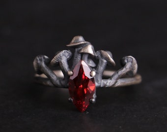 Oxidierter Silber Pilz Ring, Marquise Granat, handgemachter Schmuck