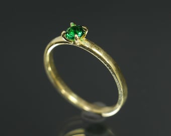 Minimalist Emerald Solitaire Ring, 14k Gold Emerald Mini Stone Ring, Birthstone, Delicate Ring, Minimalist Engagement Ring, Engagement Ring