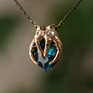 Blauer Topas Hände Halskette, Betende Hände Halskette, Memory Edelstein, Einzigartige Halskette Für Sie, Charm Halskette Für Hexe, Für Muttertag